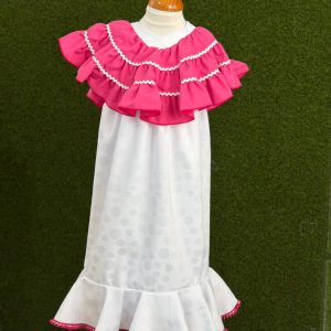 Traje blanco cuello rosa